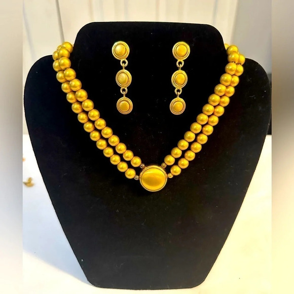 Liz Claiborne Matching necklace and earring set. - Picture 1 of 4